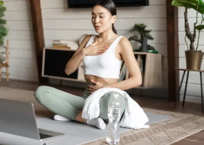 Le yoga et la digestion : relâcher le ventre, apaiser le mental